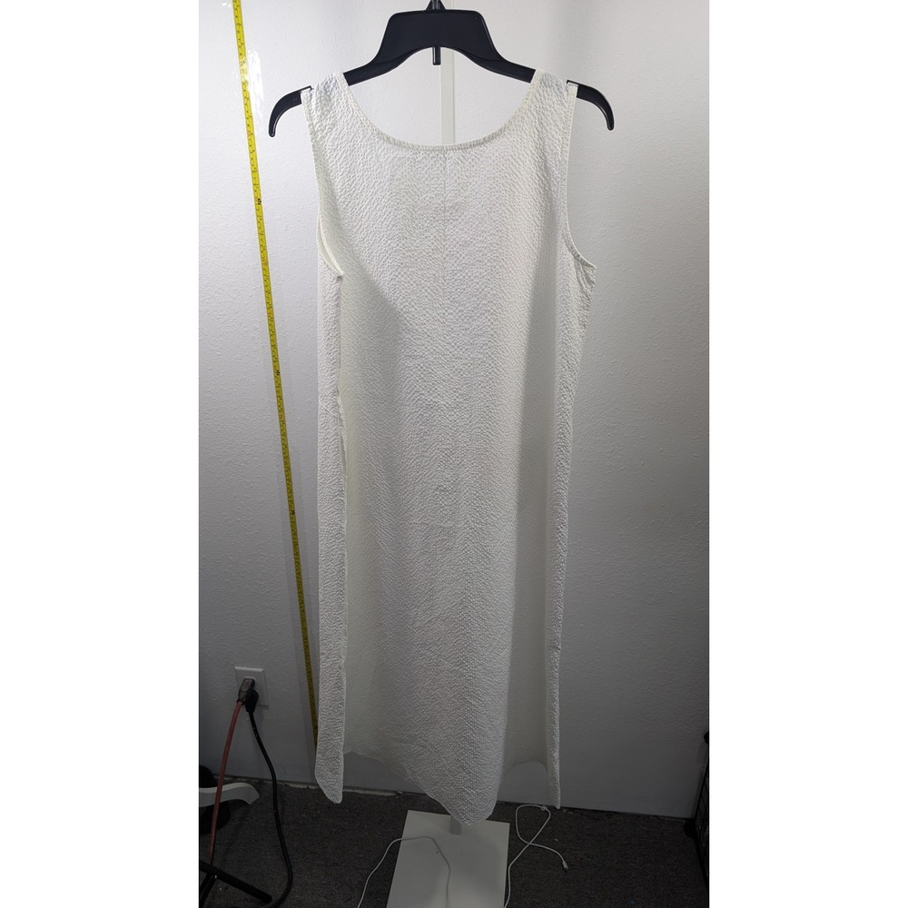 Vivaglam Seoul White Textured Seersucker Sleeveless‎ Pocket Midi Shift Dress